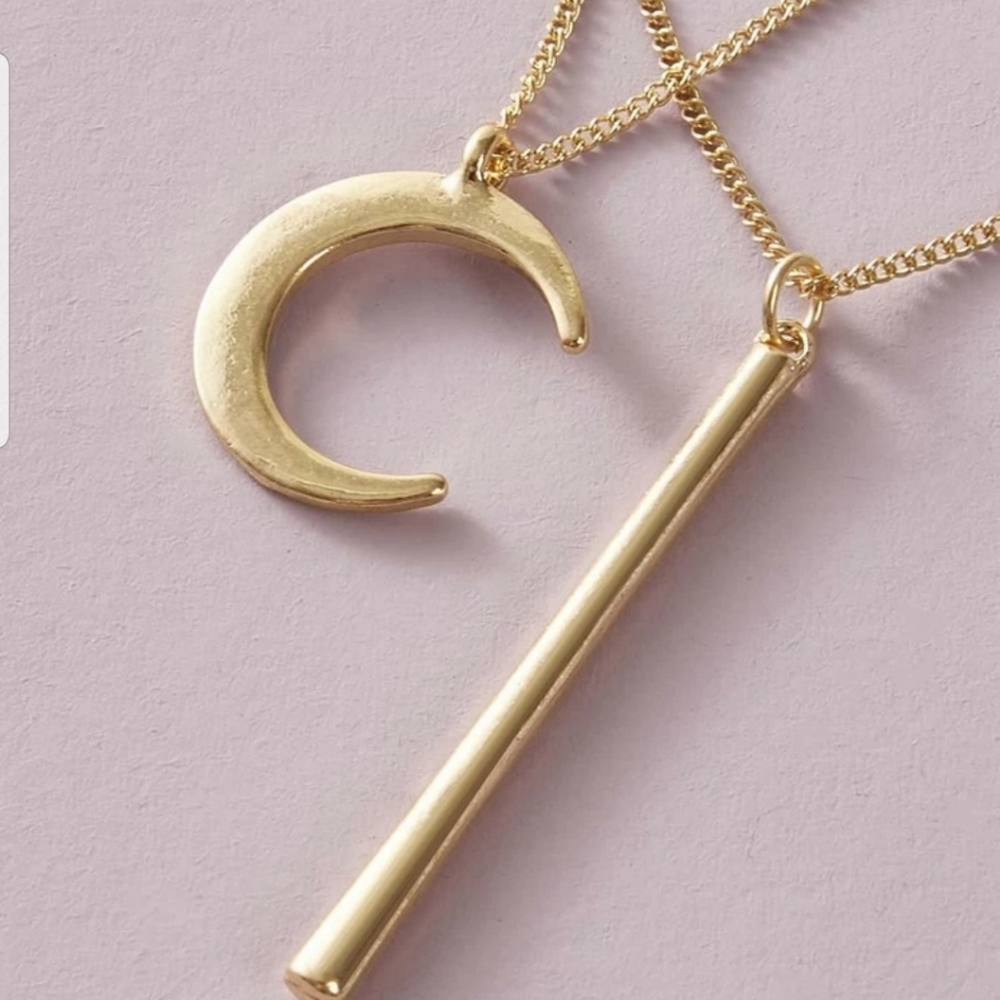 *Millie* Layered Moon Necklace - Picture 4 of 4